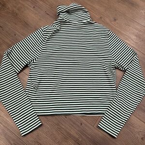 Levi’s Striped Turtleneck Top Size Extra Large